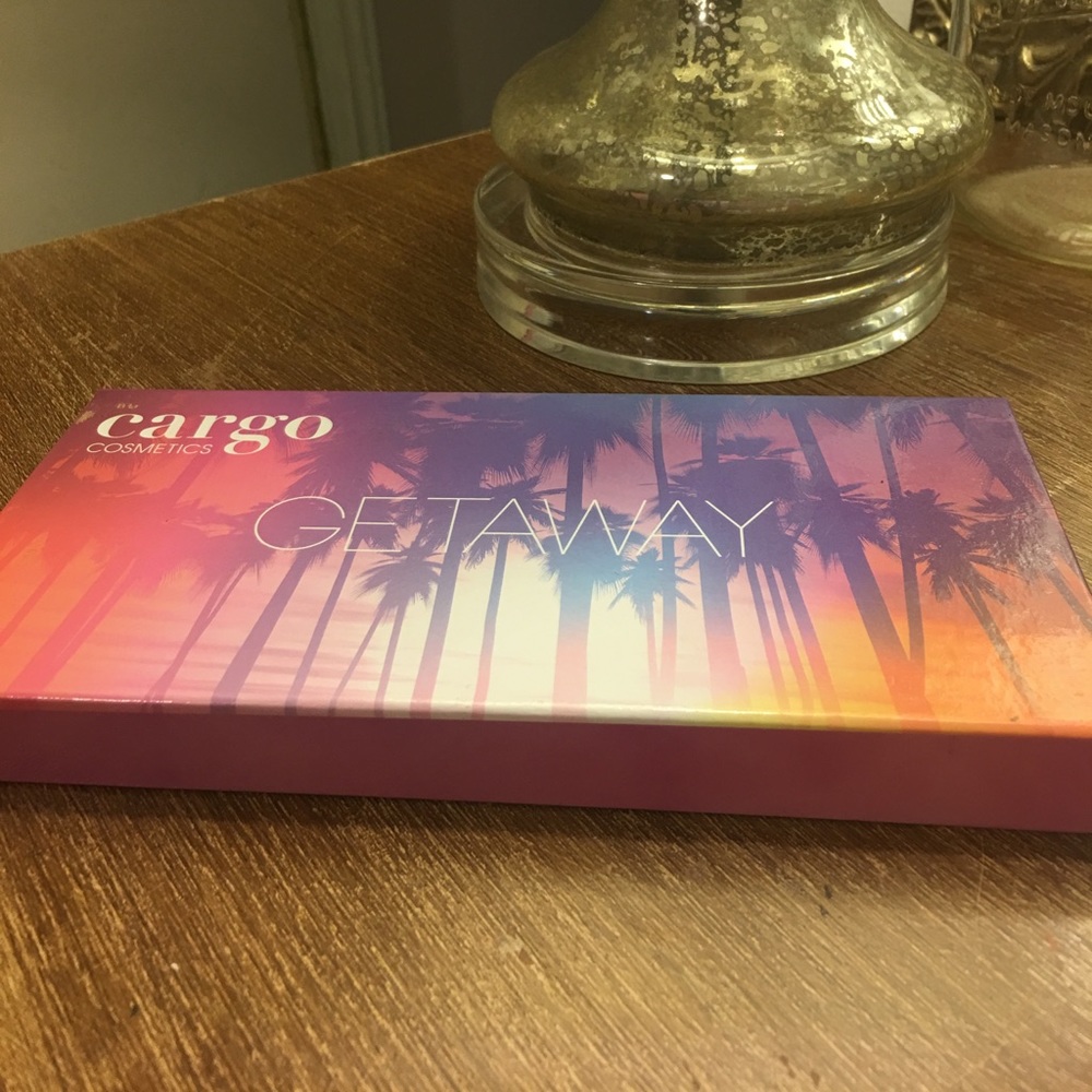 Eyeshadows not used. Only color tested on wrist.